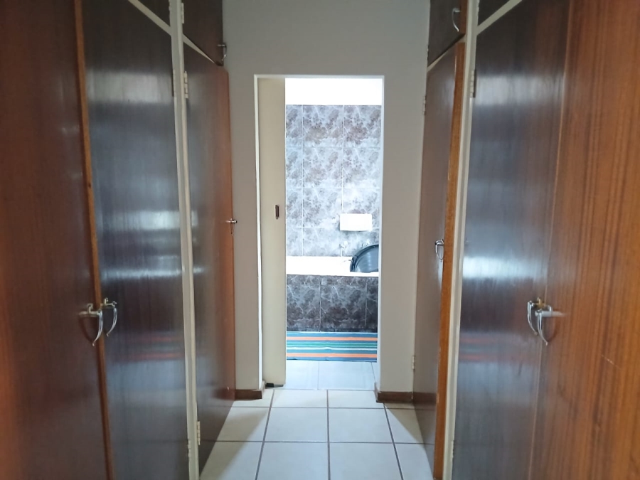 4 Bedroom Property for Sale in Kuruman Northern Cape